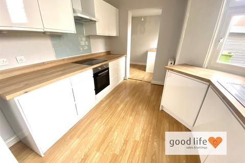 3 bedroom terraced house to rent, Roker Avenue, Sunderland SR6