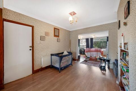 3 bedroom end of terrace house for sale, Warden Avenue, Harrow HA2