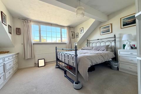 4 bedroom detached house for sale, Bramingham Road, Luton, LU3