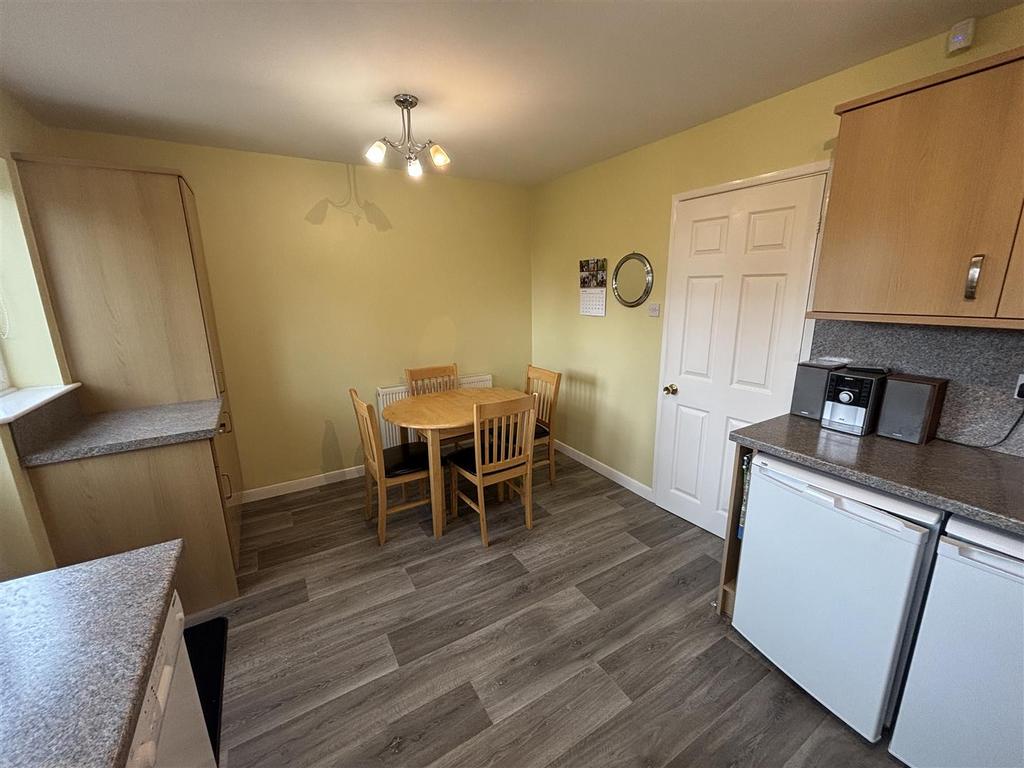 House in Blaby, Glenfields - More