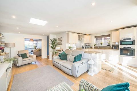 4 bedroom semi-detached house for sale, Stratton Road, Sunbury-On-Thames TW16