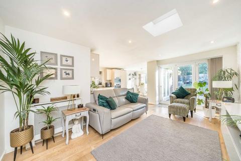 4 bedroom semi-detached house for sale, Stratton Road, Sunbury-On-Thames TW16