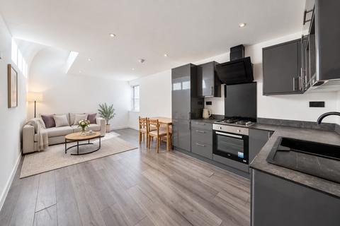 3 bedroom semi-detached house for sale, Ambrose Street, London, SE16