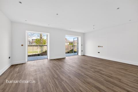3 bedroom semi-detached house for sale, Station Road, New Barnet, En5