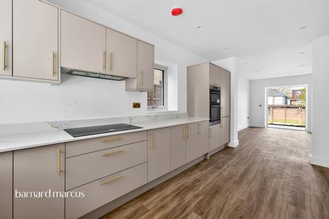 3 bedroom semi-detached house for sale, Station Road, New Barnet, En5