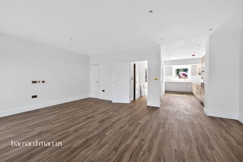 3 bedroom semi-detached house for sale, Station Road, New Barnet, En5