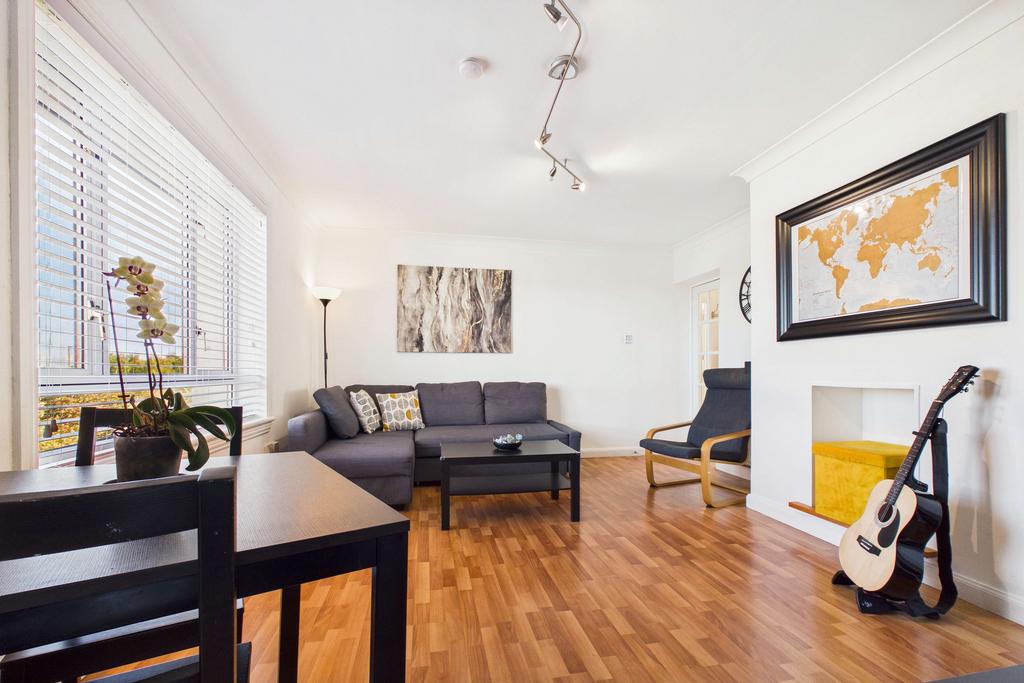 Apartment in Edinburgh - View 3
