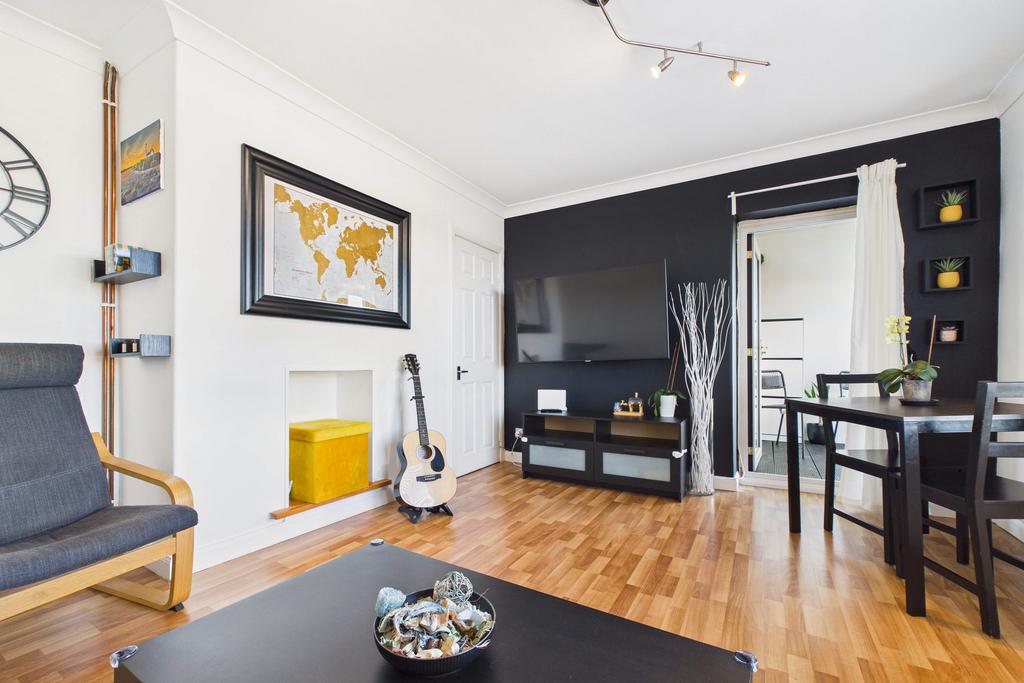 Apartment in Edinburgh - View 4