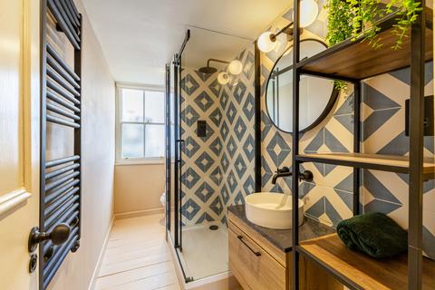 2 bedroom flat for sale, Gay Street, Bath, BA1