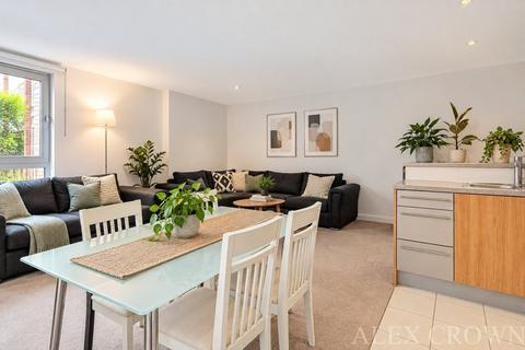 3 bedroom apartment to rent, Carronade Court, Eden Grove, Holloway