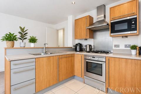 3 bedroom apartment to rent, Carronade Court, Eden Grove, Holloway