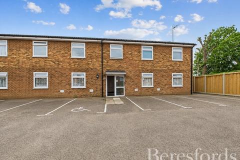2 bedroom apartment to rent, Shortridge Court, CM8