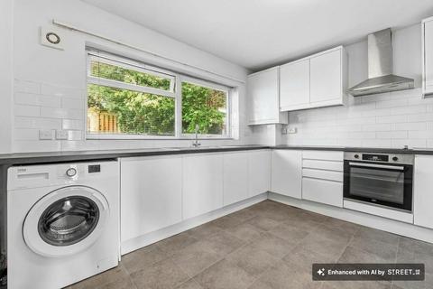 2 bedroom flat for sale, Clumber Crescent South, Nottingham, NG7