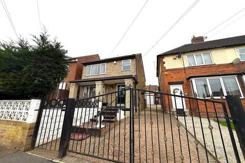4 bedroom detached house to rent, Woodthorpe Road, Sheffield