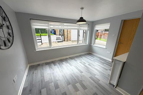 4 bedroom detached house to rent, Woodthorpe Road, Sheffield