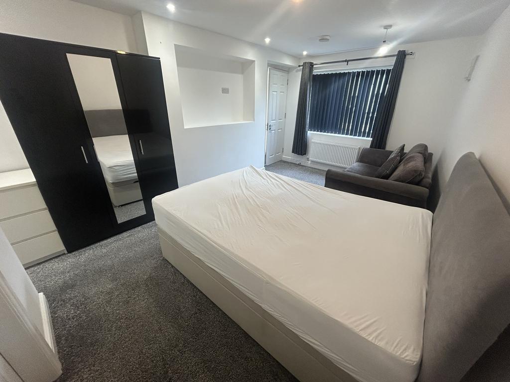 Apartment in Sutton Coldfield, Minworth Greaves, Minworth - View 3