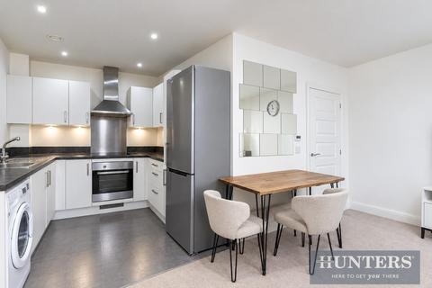 1 bedroom flat for sale, Mayfair Court, Hunting Place, Hounslow