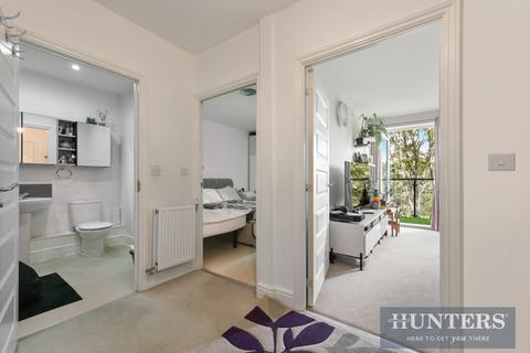 1 bedroom flat for sale, Mayfair Court, Hunting Place, Hounslow