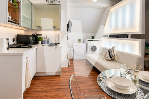 Studio to rent, Glasshouse Yard, London EC1A