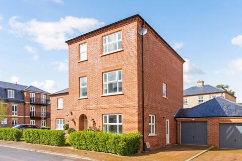 4 bedroom semi-detached house to rent, Rookery Lane, Barnet, EN4