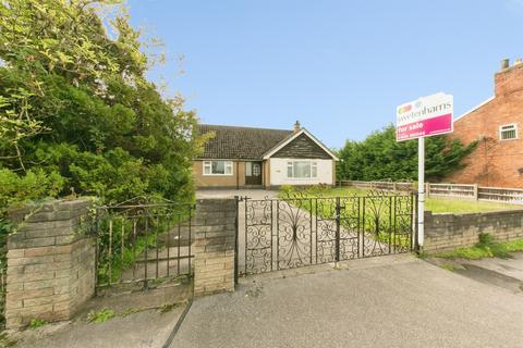4 bedroom detached bungalow for sale, Station Road, Winsford