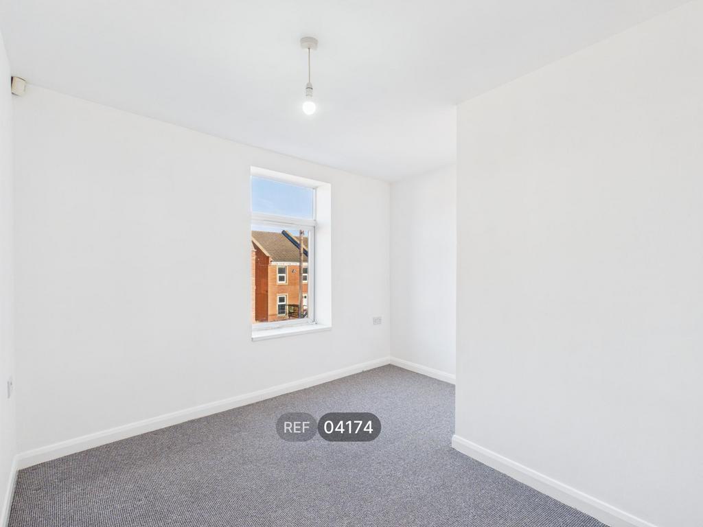 Apartment in Nottingham, Redhill - View 4