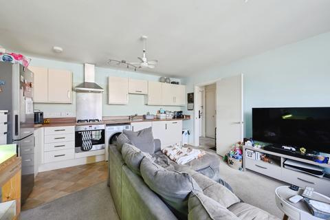 1 bedroom flat for sale, Kingston Road, Leatherhead, Surrey, KT22