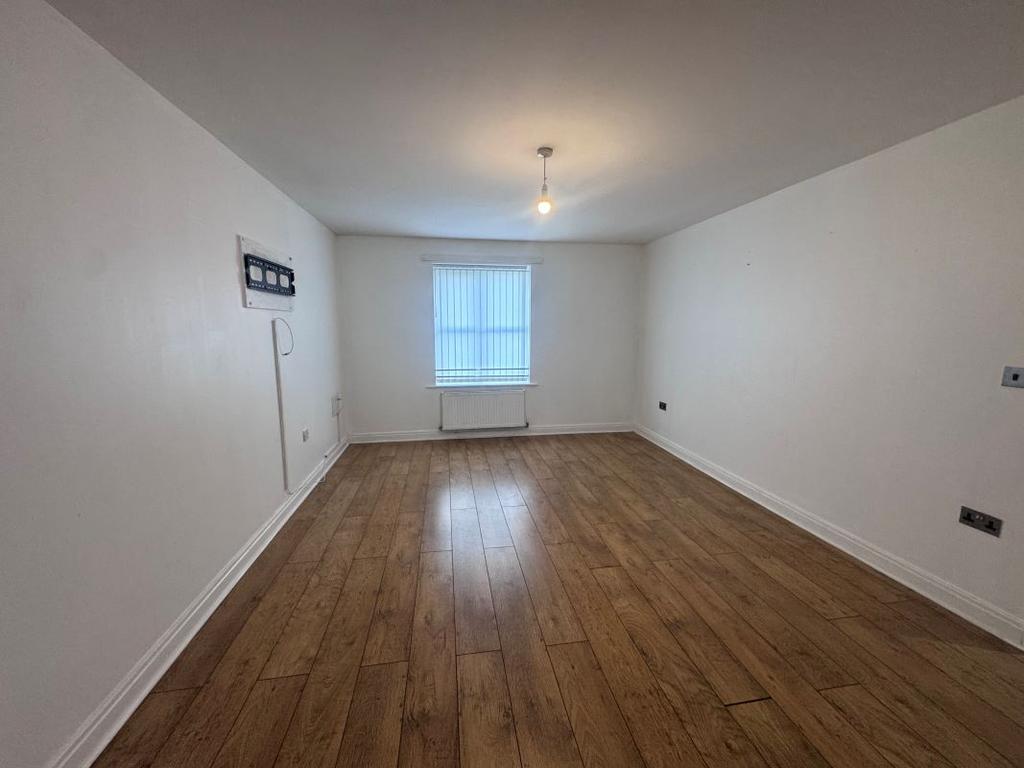 Apartment in Liverpool - View 3
