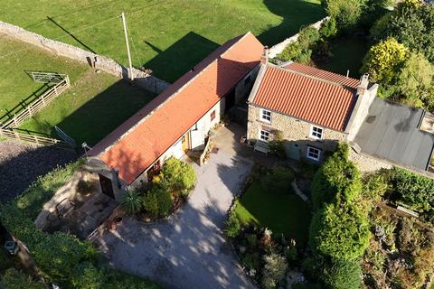 4 bedroom cottage for sale, The Green, Piercebridge, Darlington