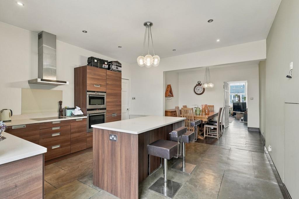 Apartment in Edinburgh - View 5