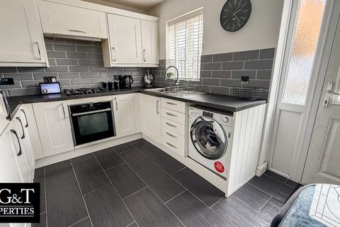3 bedroom semi-detached house for sale, Beaumont Close, Tipton