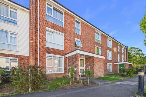 1 bedroom flat for sale, Holmbury Grove, Croydon