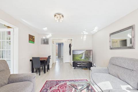1 bedroom flat for sale, Holmbury Grove, Croydon