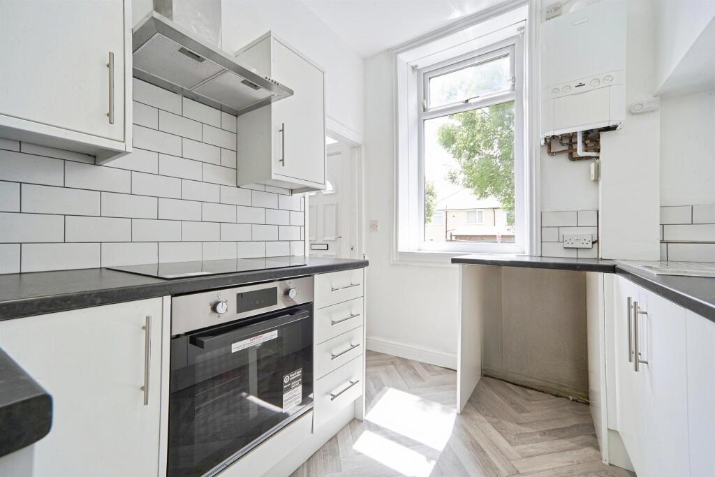 House in LEEDS - View 4