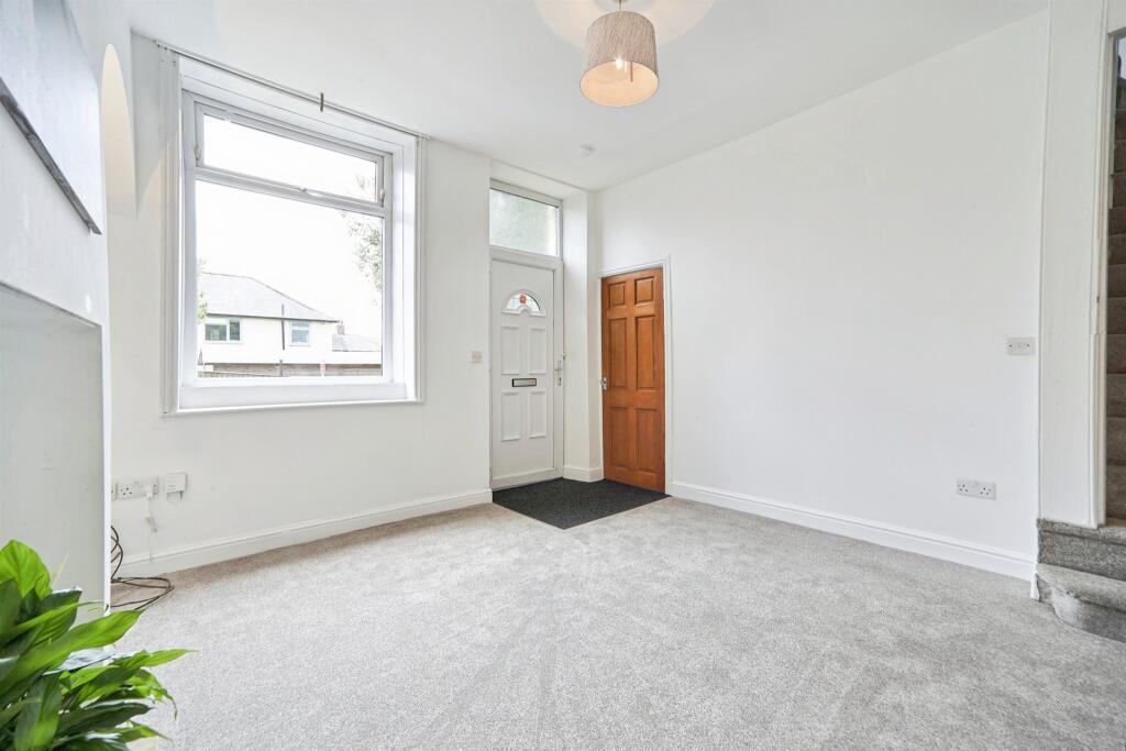 House in LEEDS - More