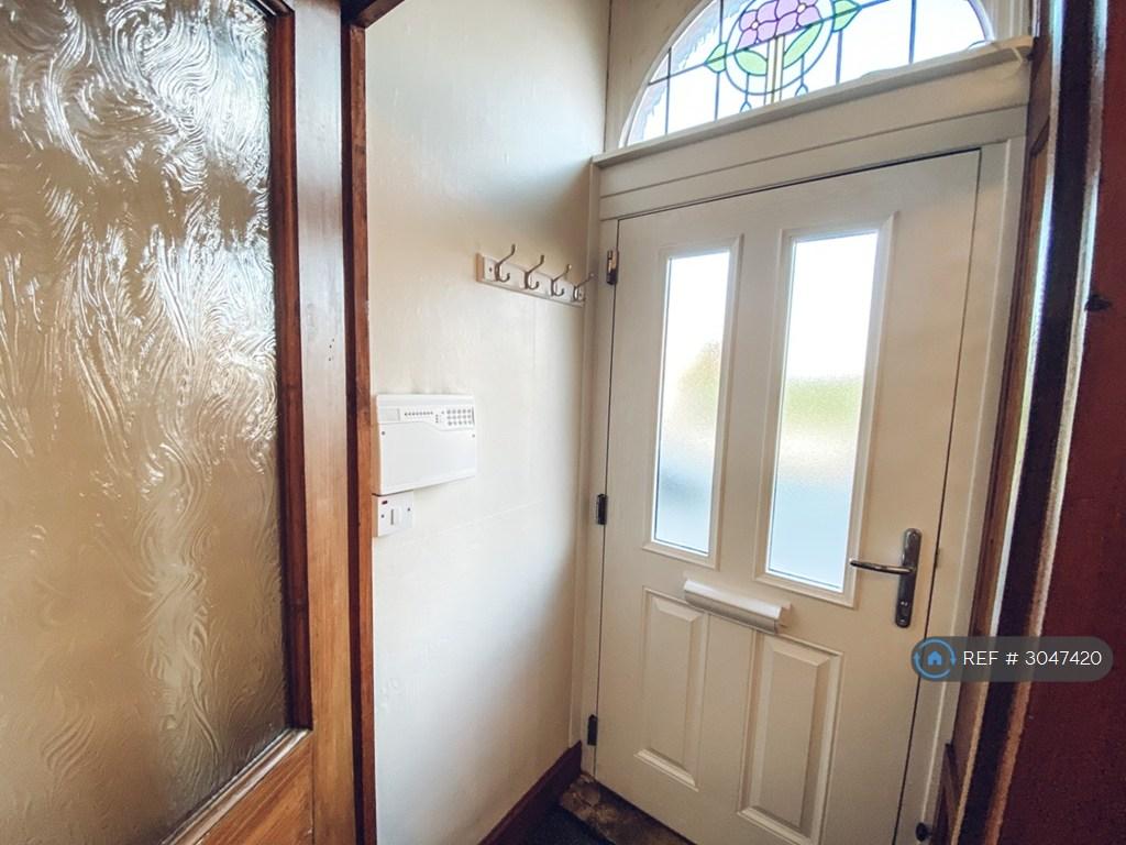 House in Droylsden, Manchester - View 3