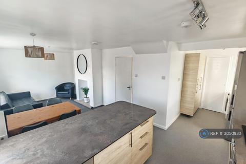 4 bedroom end of terrace house to rent, Filton Avenue, Bristol, BS34