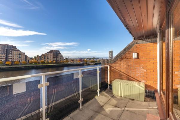 Apartment in Glasgow - More