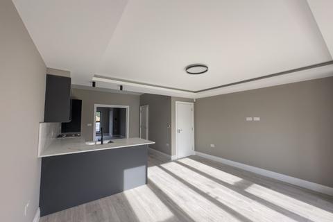 4 bedroom terraced house to rent, Upton Road, Slough SL1