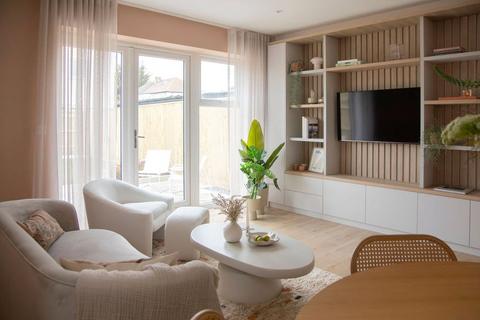 3 bedroom semi-detached house for sale, Rothbury Gardens, Isleworth TW7