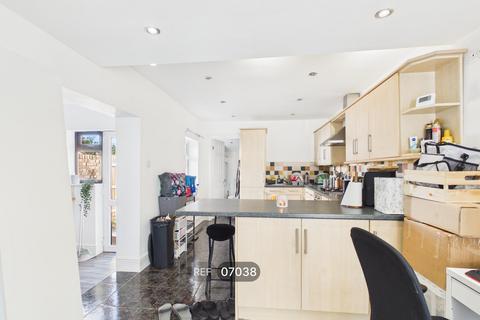 1 bedroom flat to rent, Glebe Road, Peterborough, PE2 8BG