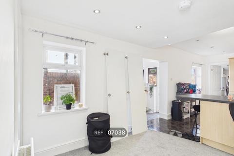 1 bedroom flat to rent, Glebe Road, Peterborough, PE2 8BG