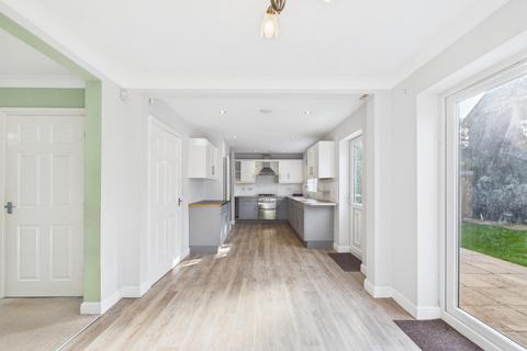 4 bedroom detached house for sale, Auchinleck Close, Driffield, YO25 9HG