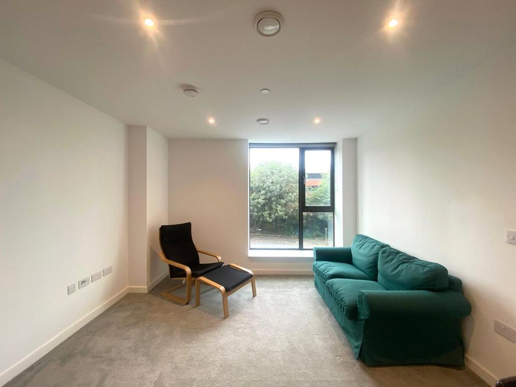 Apartment in Trafford Park - More
