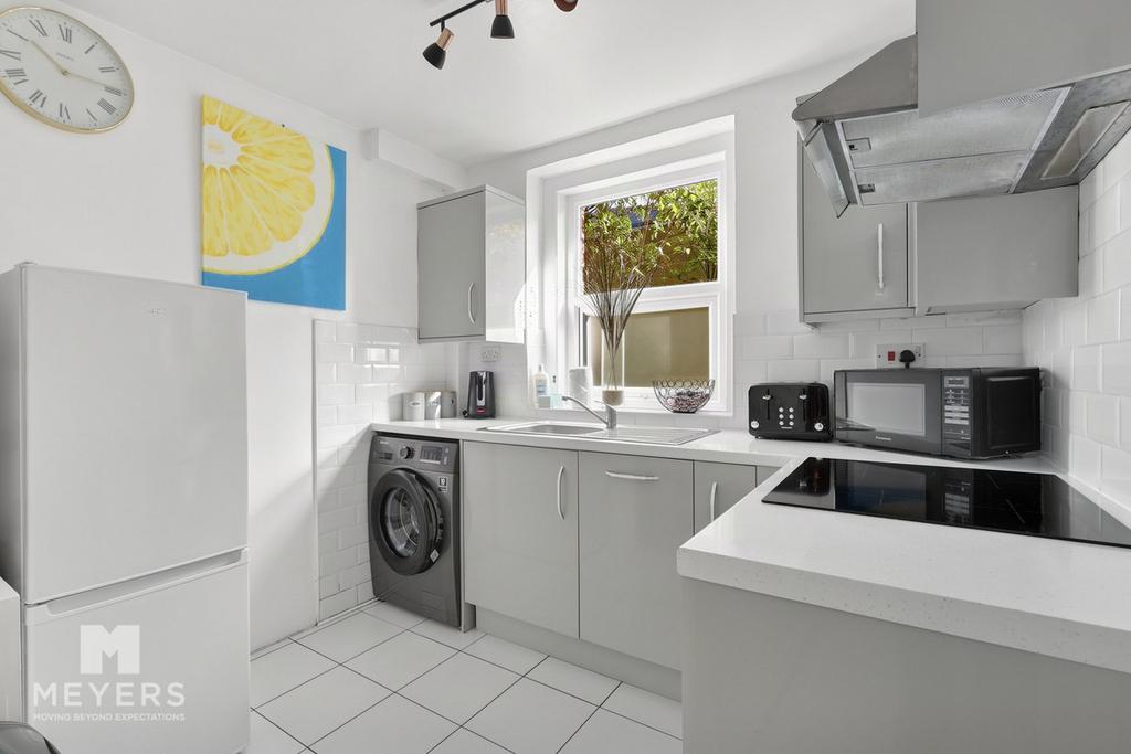 Apartment in Bournemouth - View 3