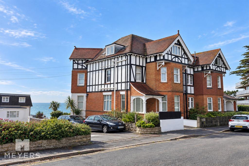 Apartment in Bournemouth - More