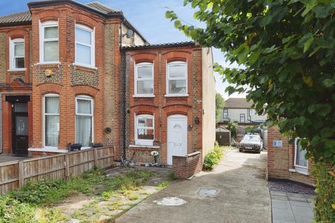 2 bedroom end of terrace house for sale, Aldborough Road South, ILFORD, Essex, IG3