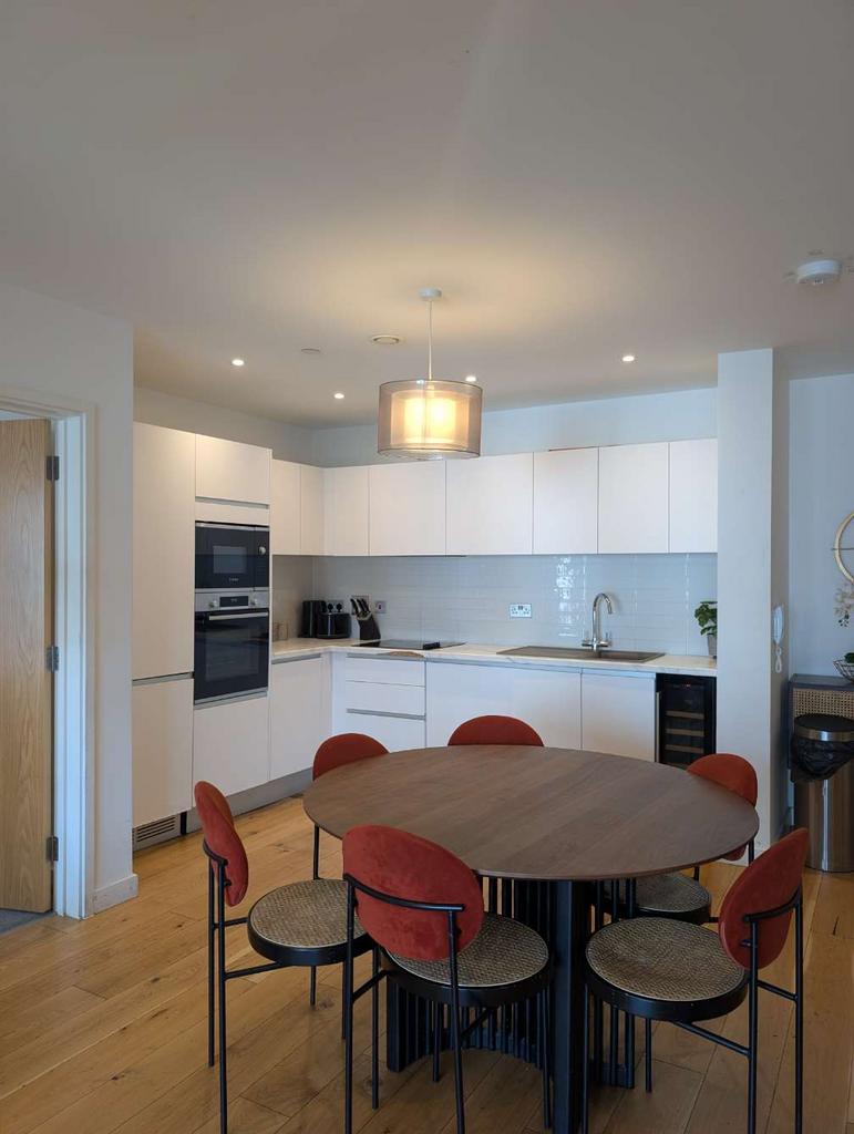 Apartment in Birmingham, West Midlands - View 4