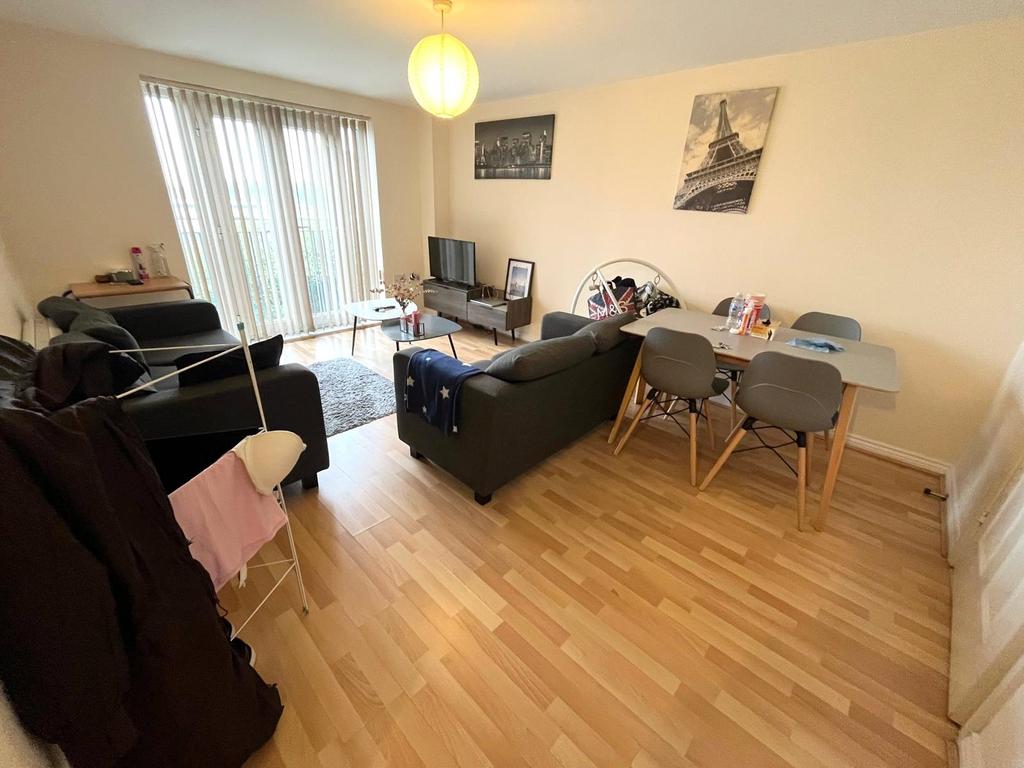 Apartment in Salford - View 3