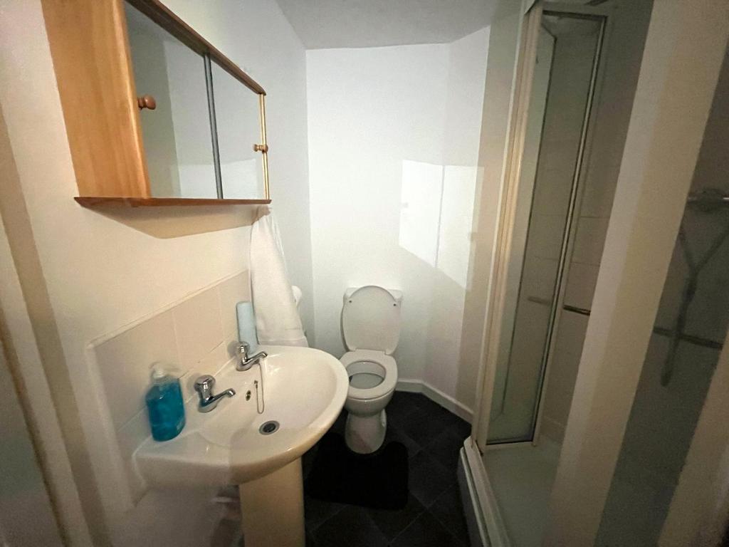 Apartment in Salford - More